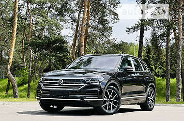 Позашляховик / Кросовер Volkswagen Touareg 2023 в 