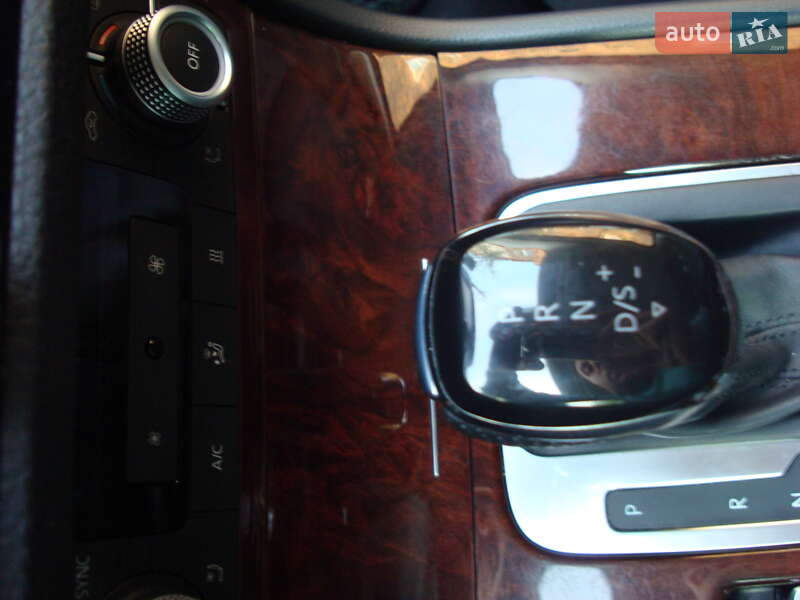 Внедорожник / Кроссовер Volkswagen Touareg 2015 в Шепетовке