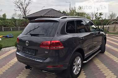 Внедорожник / Кроссовер Volkswagen Touareg 2013 в Киеве