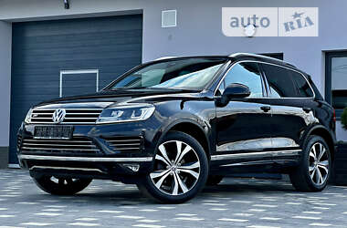 Позашляховик / Кросовер Volkswagen Touareg 2016 в 