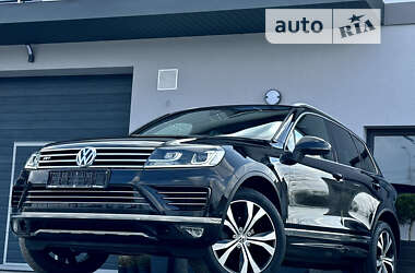Позашляховик / Кросовер Volkswagen Touareg 2016 в 
