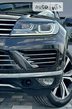 Позашляховик / Кросовер Volkswagen Touareg 2016 в 