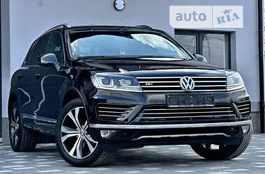 Позашляховик / Кросовер Volkswagen Touareg 2016 в 