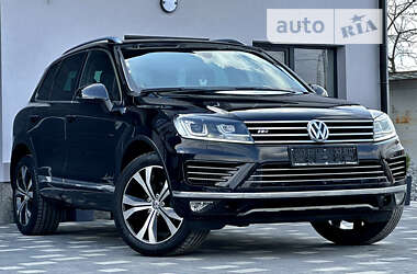 Позашляховик / Кросовер Volkswagen Touareg 2016 в 