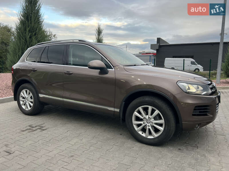 Позашляховик / Кросовер Volkswagen Touareg 2013 в Мукачевому