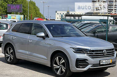 Позашляховик / Кросовер Volkswagen Touareg 2019 в Рівному