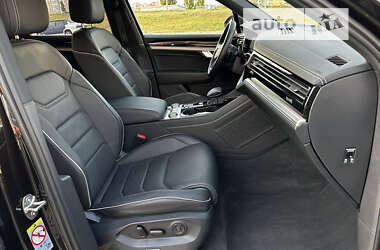 Внедорожник / Кроссовер Volkswagen Touareg 2020 в 