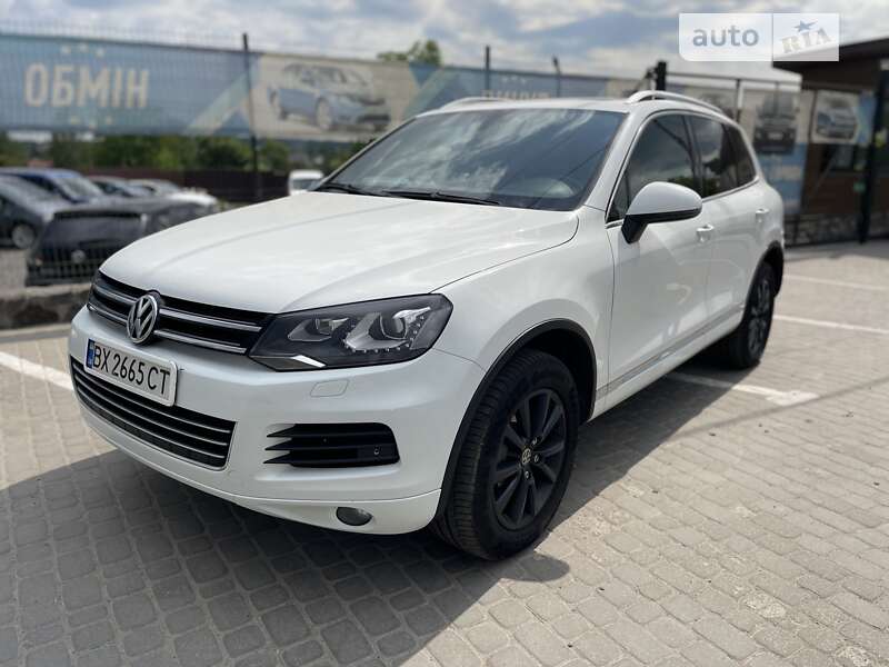 Позашляховик / Кросовер Volkswagen Touareg 2012 в 