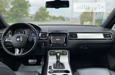 Позашляховик / Кросовер Volkswagen Touareg 2012 в 