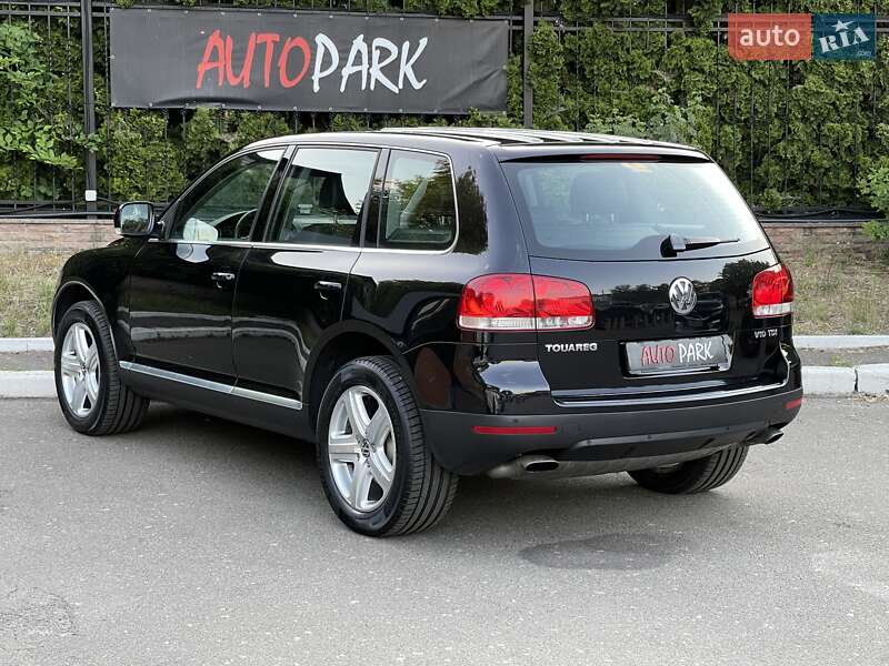 Позашляховик / Кросовер Volkswagen Touareg 2006 в Києві