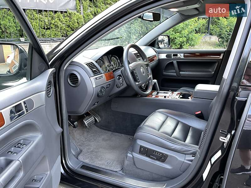 Позашляховик / Кросовер Volkswagen Touareg 2006 в Києві