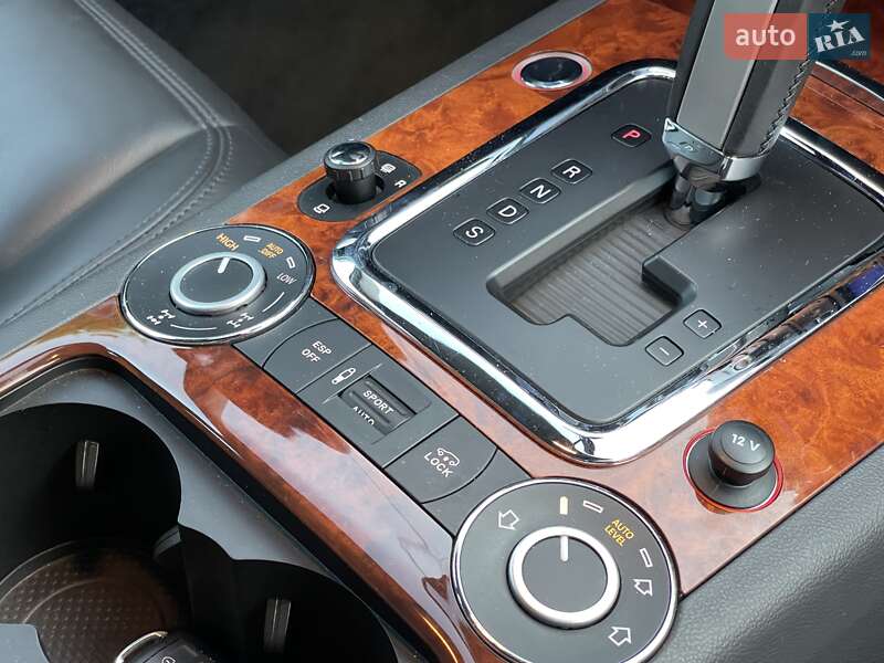 Позашляховик / Кросовер Volkswagen Touareg 2006 в Києві