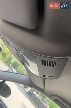 Внедорожник / Кроссовер Volkswagen Touareg 2011 в 