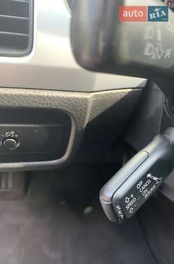 Внедорожник / Кроссовер Volkswagen Touareg 2011 в 