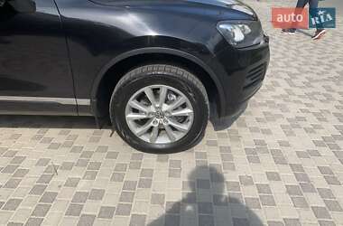 Внедорожник / Кроссовер Volkswagen Touareg 2011 в 