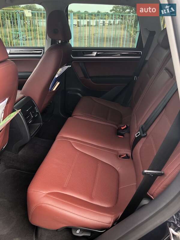 Позашляховик / Кросовер Volkswagen Touareg 2013 в Києві фото 9 Позашляховик / Кросовер Volkswagen Touareg 2013 в Києві