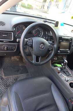Внедорожник / Кроссовер Volkswagen Touareg 2014 в Умани