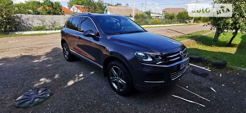 Внедорожник / Кроссовер Volkswagen Touareg 2012 в Днепре