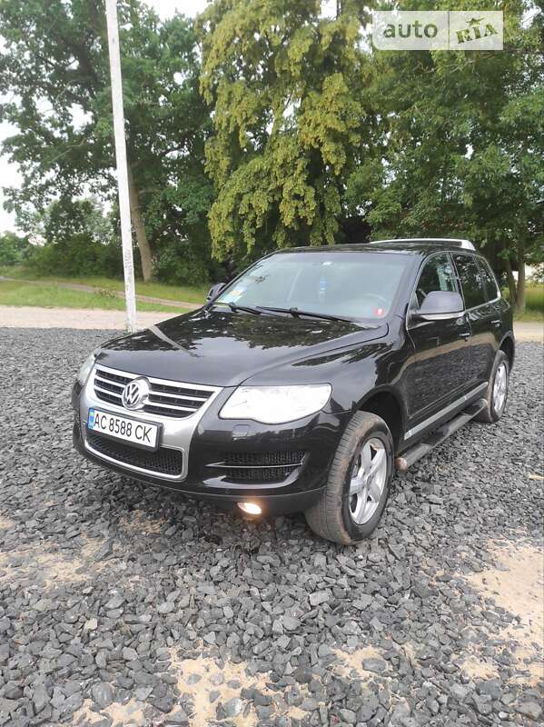 Позашляховик / Кросовер Volkswagen Touareg 2008 в Ратному