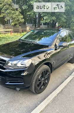 Внедорожник / Кроссовер Volkswagen Touareg 2013 в Днепре