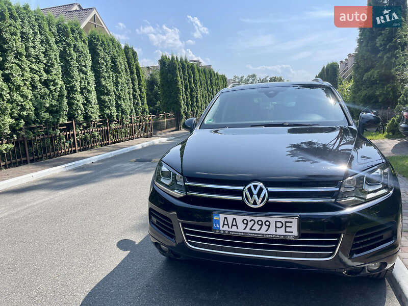 Внедорожник / Кроссовер Volkswagen Touareg 2014 в 