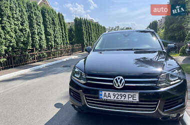 Внедорожник / Кроссовер Volkswagen Touareg 2014 в Киеве