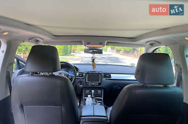 Внедорожник / Кроссовер Volkswagen Touareg 2014 в 