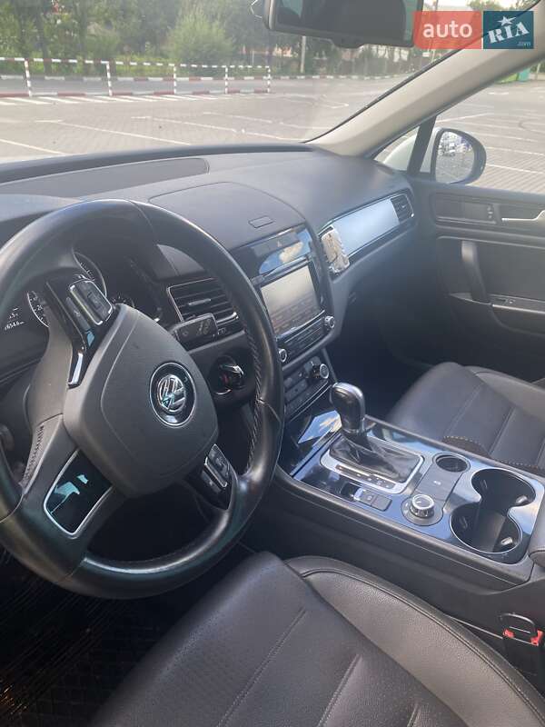 Внедорожник / Кроссовер Volkswagen Touareg 2013 в Коломые