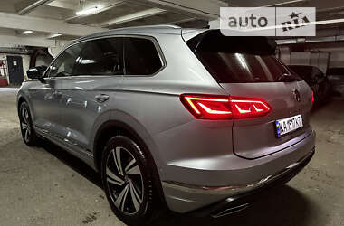 Внедорожник / Кроссовер Volkswagen Touareg 2020 в Киеве