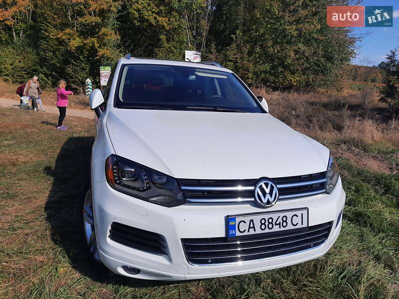 Внедорожник / Кроссовер Volkswagen Touareg 2012 в Умани