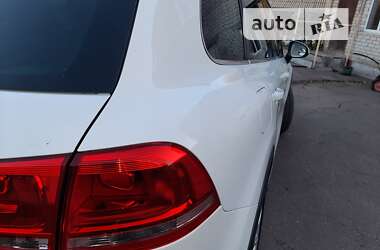 Внедорожник / Кроссовер Volkswagen Touareg 2012 в Умани