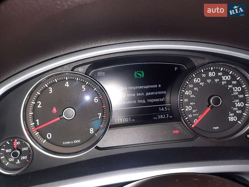 Внедорожник / Кроссовер Volkswagen Touareg 2012 в Умани