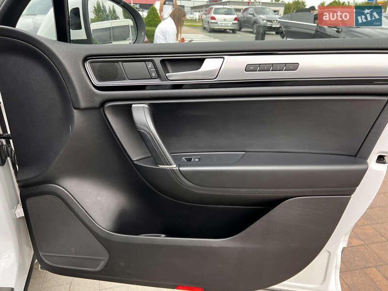 Внедорожник / Кроссовер Volkswagen Touareg 2015 в Хмельницком фото 65 Внедорожник / Кроссовер Volkswagen Touareg 2015 в Хмельницком