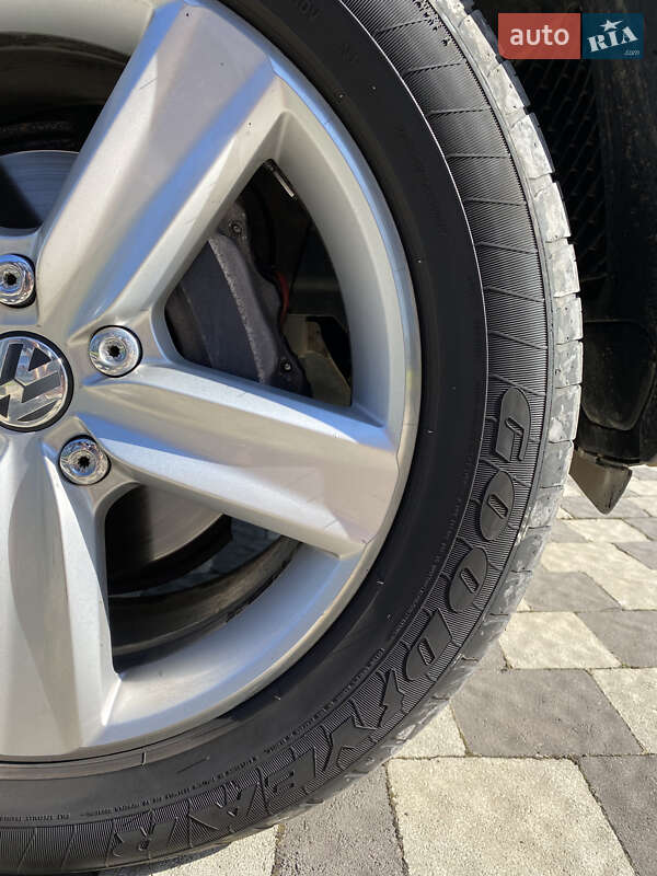 Внедорожник / Кроссовер Volkswagen Touareg 2010 в Тлумаче