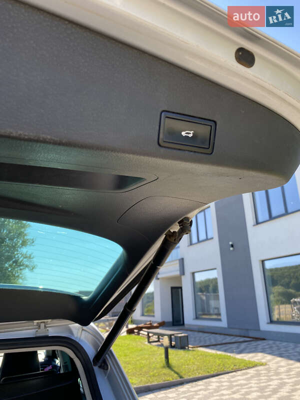 Внедорожник / Кроссовер Volkswagen Touareg 2010 в Тлумаче