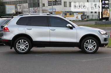 Внедорожник / Кроссовер Volkswagen Touareg 2010 в Киеве