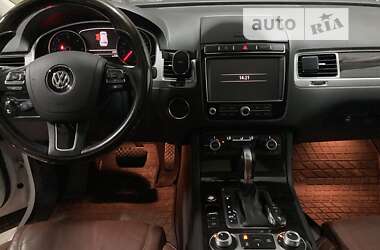 Внедорожник / Кроссовер Volkswagen Touareg 2015 в 
