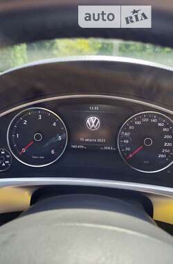 Позашляховик / Кросовер Volkswagen Touareg 2015 в Прилуках