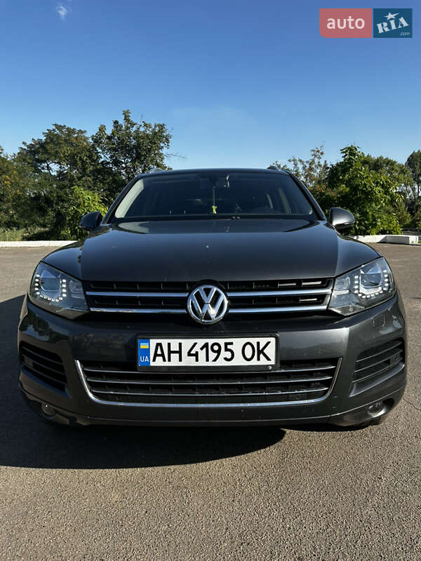 Внедорожник / Кроссовер Volkswagen Touareg 2014 в Константиновке