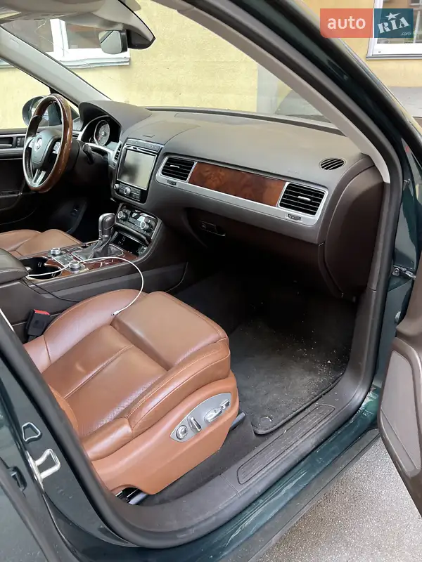 Volkswagen Touareg 2017 VIN WVGZZZ7PZHD025910 фото оголошення 9 з 41