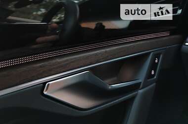 Внедорожник / Кроссовер Volkswagen Touareg 2018 в 