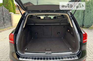 Внедорожник / Кроссовер Volkswagen Touareg 2013 в 