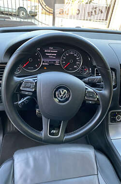 Позашляховик / Кросовер Volkswagen Touareg 2012 в Чернівцях