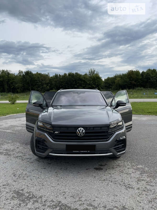 Внедорожник / Кроссовер Volkswagen Touareg 2020 в Киеве