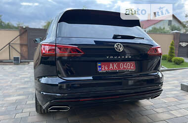 Внедорожник / Кроссовер Volkswagen Touareg 2018 в 