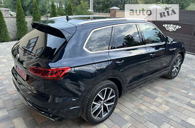 Внедорожник / Кроссовер Volkswagen Touareg 2018 в 