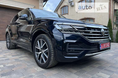 Внедорожник / Кроссовер Volkswagen Touareg 2018 в 