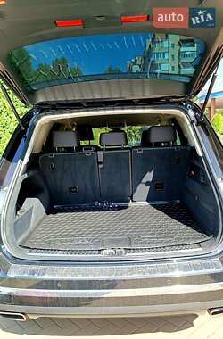 Внедорожник / Кроссовер Volkswagen Touareg 2014 в 