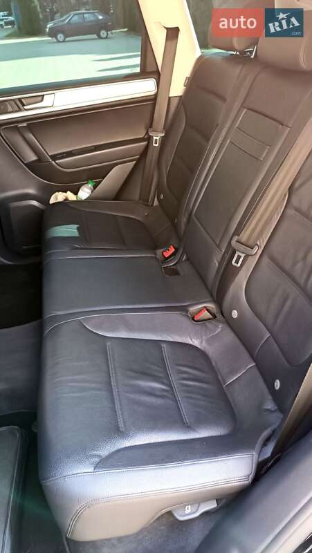 Позашляховик / Кросовер Volkswagen Touareg 2014 в Луцьку