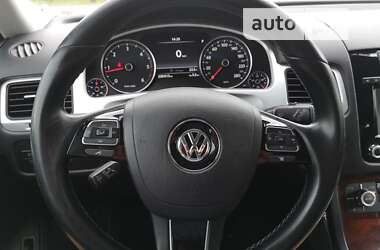 Внедорожник / Кроссовер Volkswagen Touareg 2013 в 